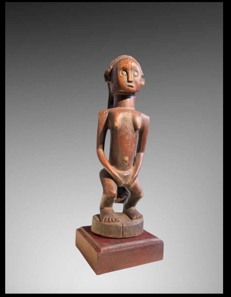 statuette ( 30 CM) - Αγαλματίδιο - Μικρό άγαλμα σε βάθρο που απεικονίζει μια νεαρή γυναίκα (30 εκ.). - Ovimbundu - Ανγκόλα #1.0