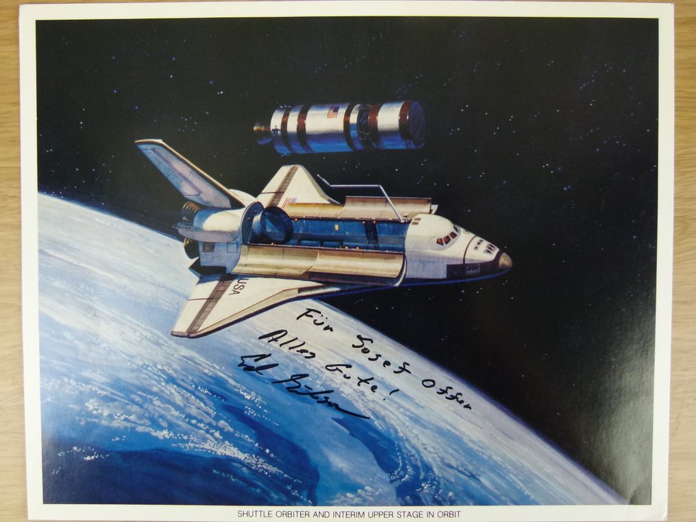 Military photograph - NASA astronaut signed Skylab 4 astronaut Ed Gibson #1.0