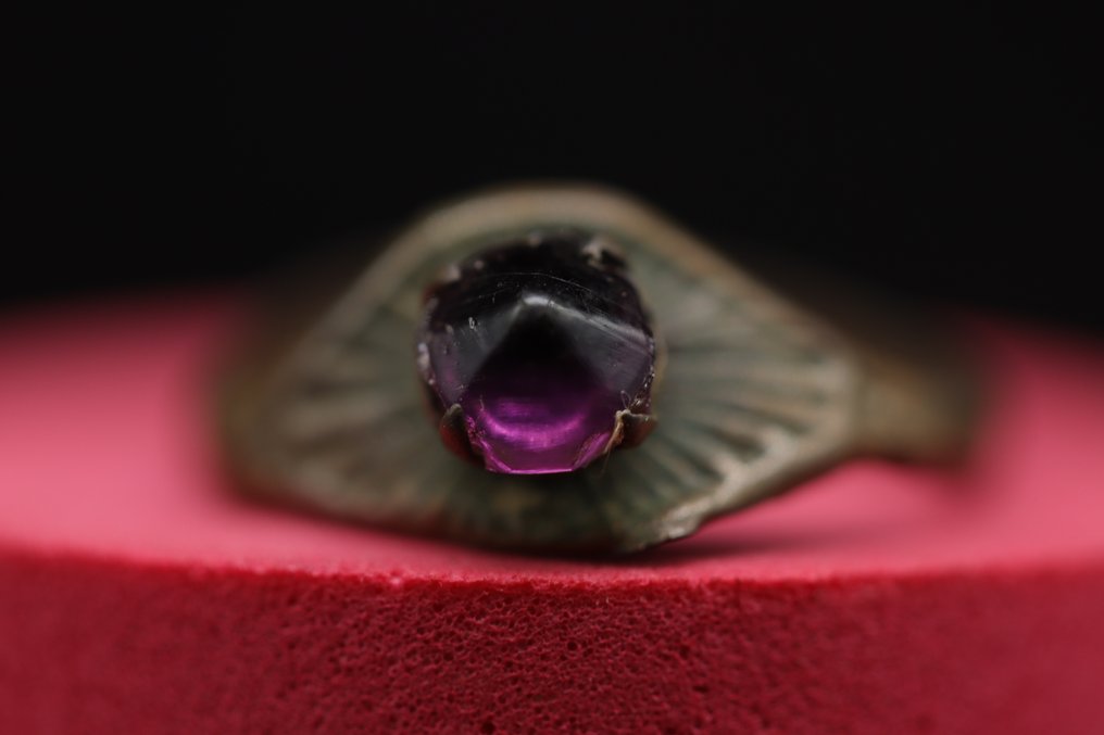 Μεσαιωνικός (Γοτθικός) Διακοσμημένο με μπρούντζινο μοβ πέτρα δαχτυλίδι - 2.3 cm (χωρίς τιμή ασφαλείας) #1.0