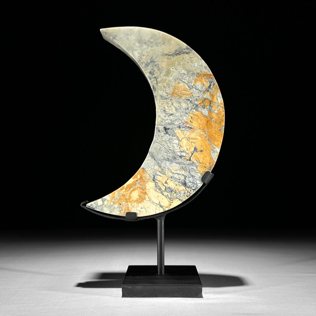 Fără preț de rezervă - Frumos Maligano Jasper galben În formă de lună în creștere pe un suport personalizat. - Înălțime: 28.5 cm - Lățime: 16 cm- 1800 g - (1) #2.1