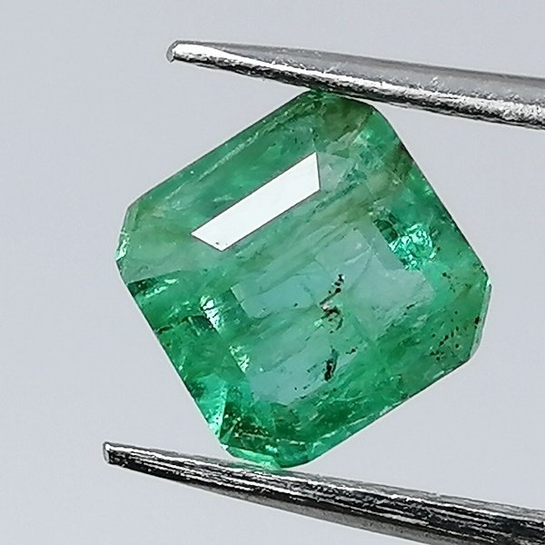 1 pcs Grön Smaragd - 0.92 ct - Instituto Gemólogico Español (IGE) #1.0
