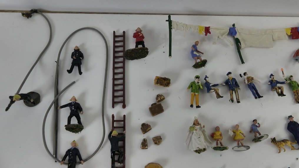 Preiser, Merten, Noch H0 - 6/21/8/10/5 - Model train figures (120) - A lot of different figures and accessories. #3.2