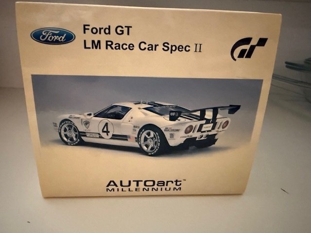 Autoart 1:18 - Model car - Ford GT LM Race Car Spec II #1.0