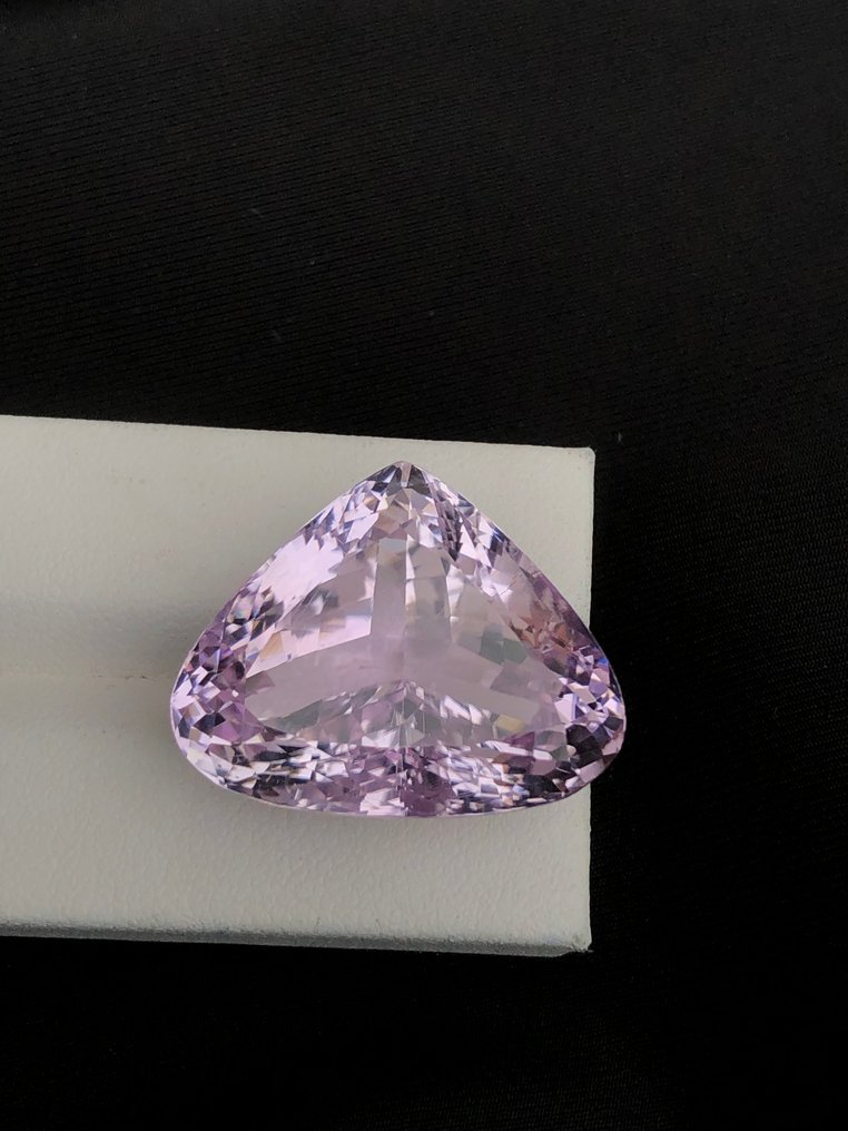 没有保留价 - 1 pcs  紫罗兰色 紫锂辉石  - 53.22 ct - 国际宝石研究院（IGI） #3.2