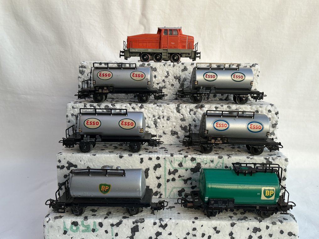 Märklin H0 - 3144 - 火車組合 (7) - 这辆调度机车 TCOJ 配备6辆油罐车。 - DB #4.3