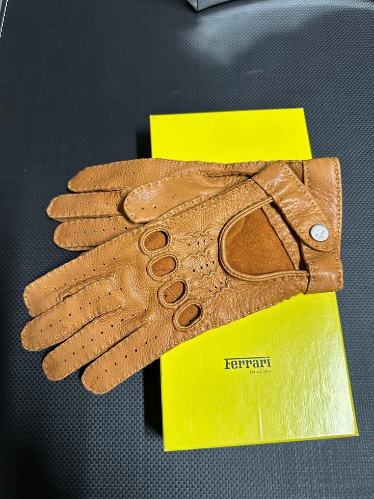 Ferrari - Gloves #1.0