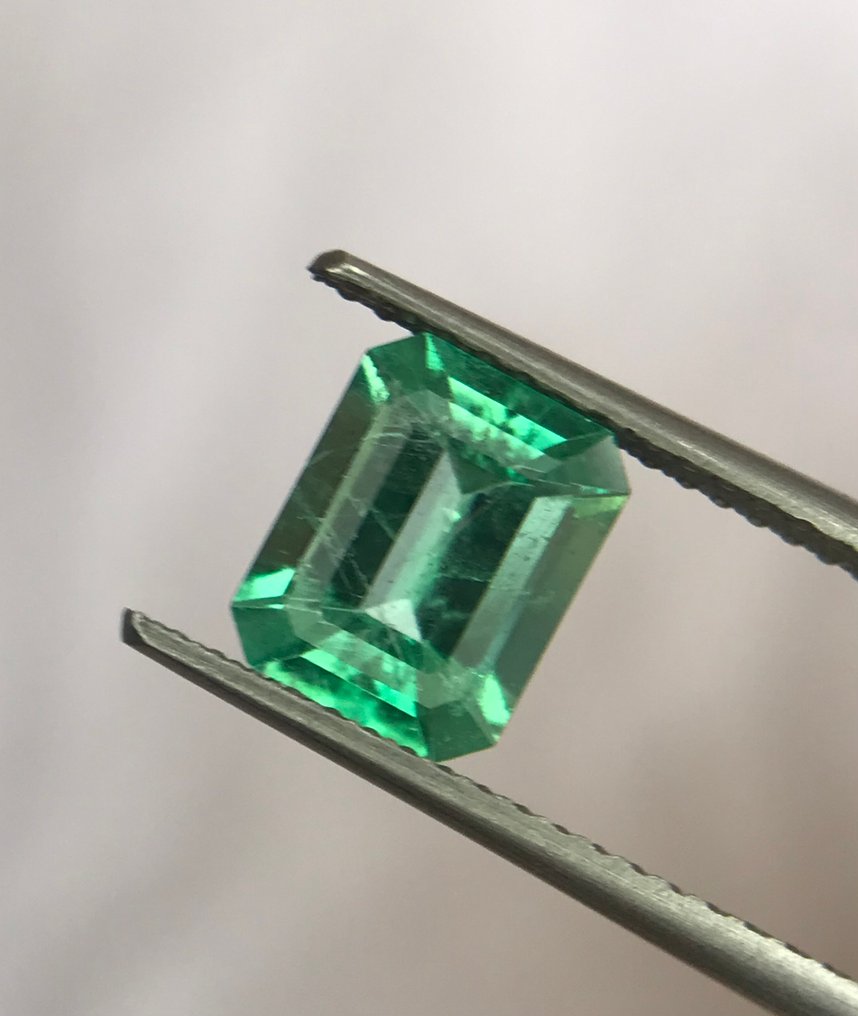 1 pcs Grønn Smaragd - 1.33 ct - Det internasjonale gemologiske institutt (IGI) - Colombiansk smaragd #1.0