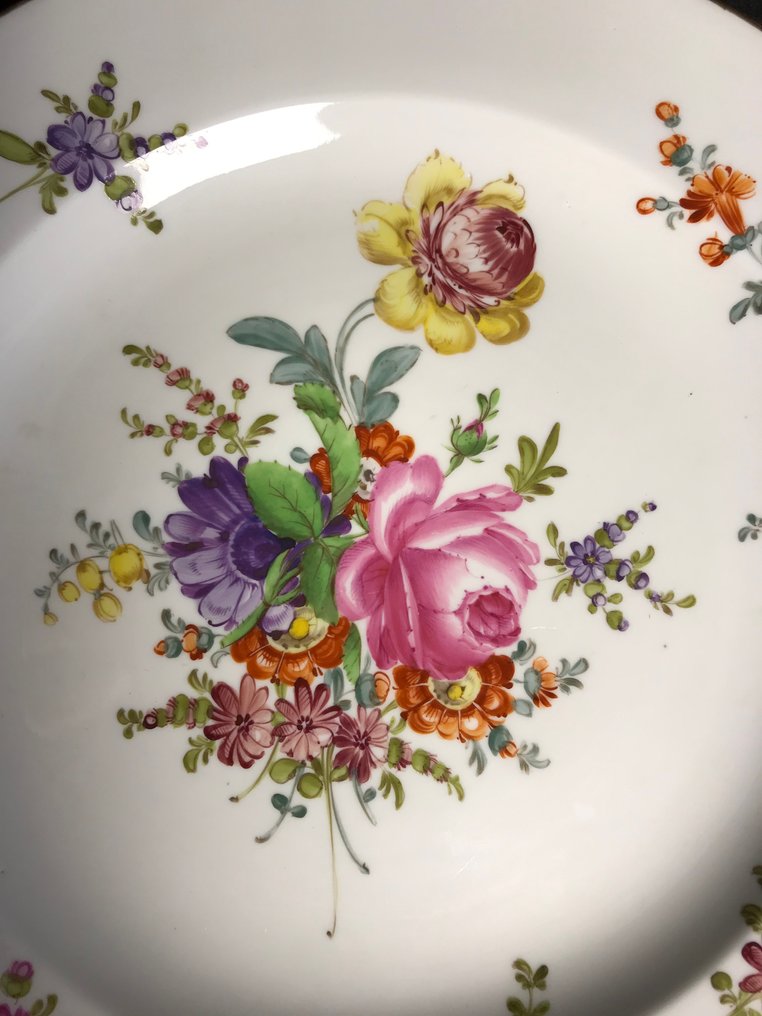 Meissen antica - Placca a muro a motivo fiori - D.24cm - 1. Wahl - XIX secolo - Prato de parede - Porcelana #1.0