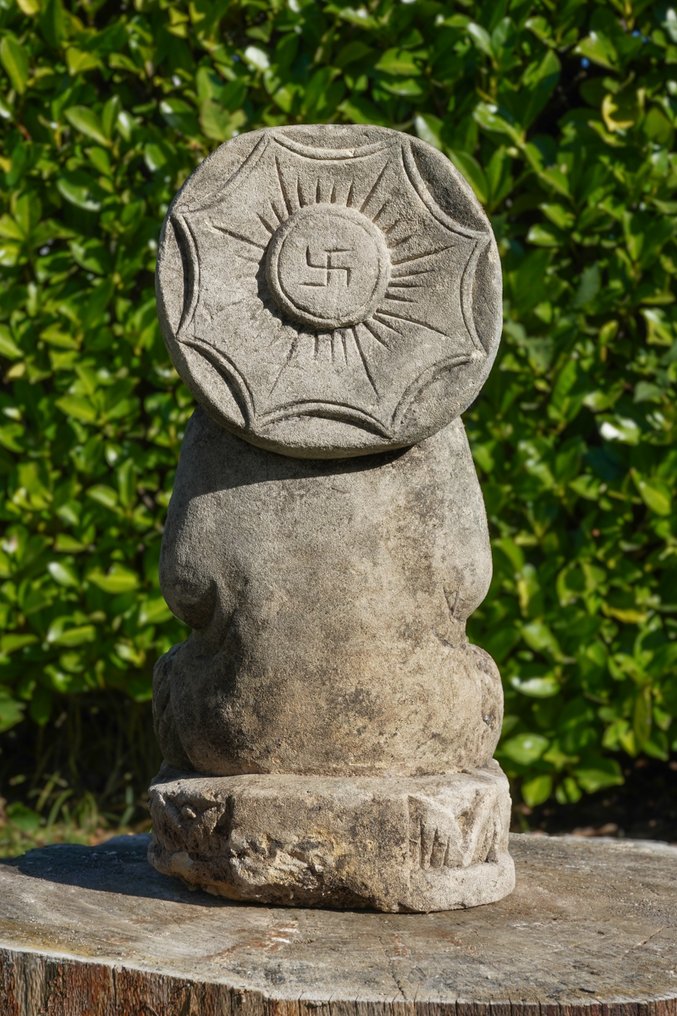 Statua Buddha Antica con Giara – Scultura in Pietra Naturale (Bali) – 32 cm - Scultura - Indonesia  (Senza Prezzo di Riserva) #3.2