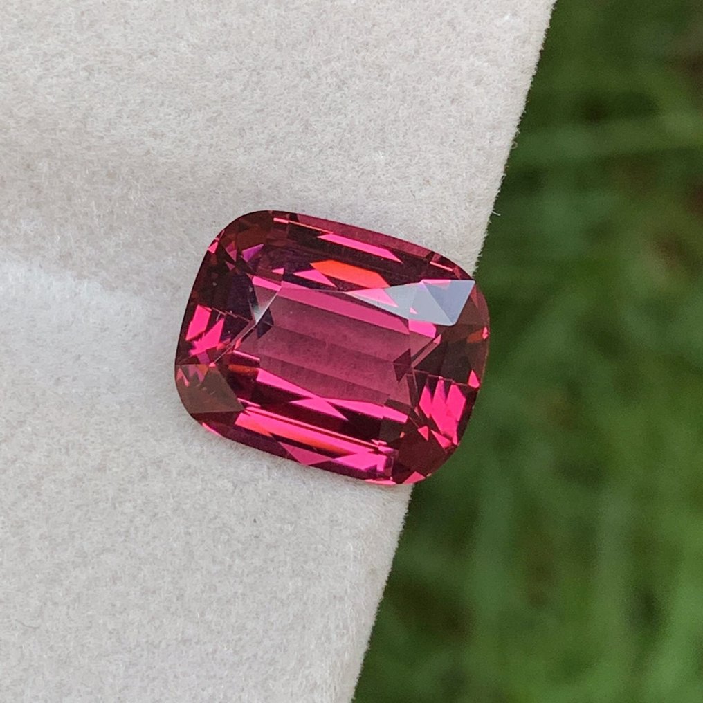 没有保留价 - 1 pcs  粉色, 紫色 石榴石  - 5.33 ct - 国际宝石研究院（IGI） - 未加热的火榴石 #2.1