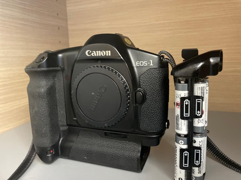 Canon EOS-1 Single lens reflex camera (SLR) #1.0