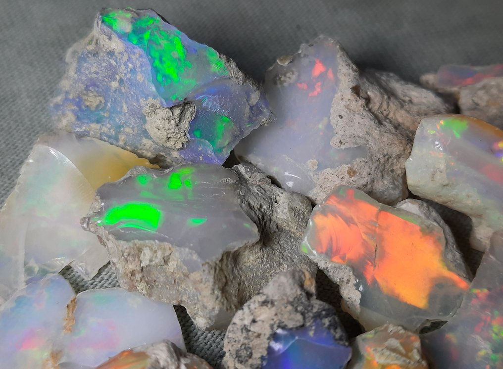 49.5 cts - Beautiful Opals Rough- 9.9 g #4.3