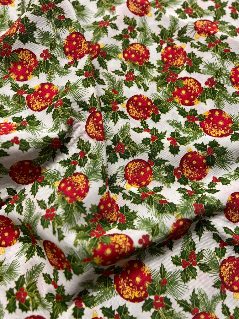 Julestoff med einerblad og julekuler. - Tekstil - 280 cm - 250 cm #1.0