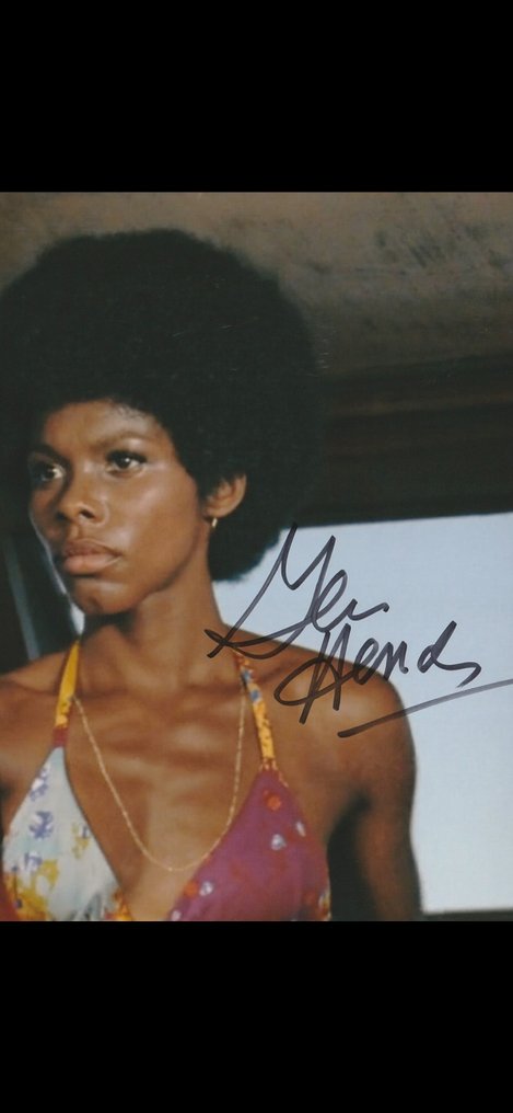 James Bond 007: Live And Let Die - Signed by Gloria Hendry (Rosie Carver) #3.2