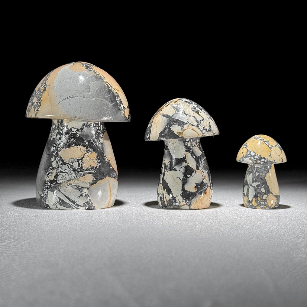 NO RESERVE PRICE - Wonderful set of 3 Yellow Maligano Jasper Mushrooms-Shaped - Height: 10.8 cm - Width: 7.8 cm- 1300 g - (3) #1.0