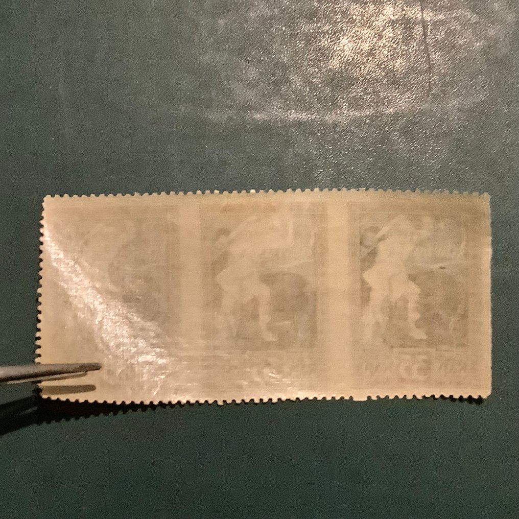 Latvia 1918 - 35 Kap.in-strip av tre vertikale, ugetande. - Michel 38 Um #2.1
