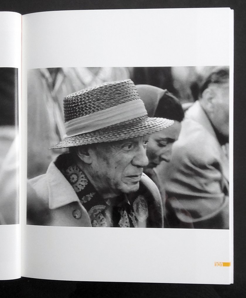 Hubertus Hierl (1940) - Pablo Picasso und Jacqueline beim Stierkampf in Fréjus (7.8.1966) - Vintage, Silbergelatine (Baryt) #3.2