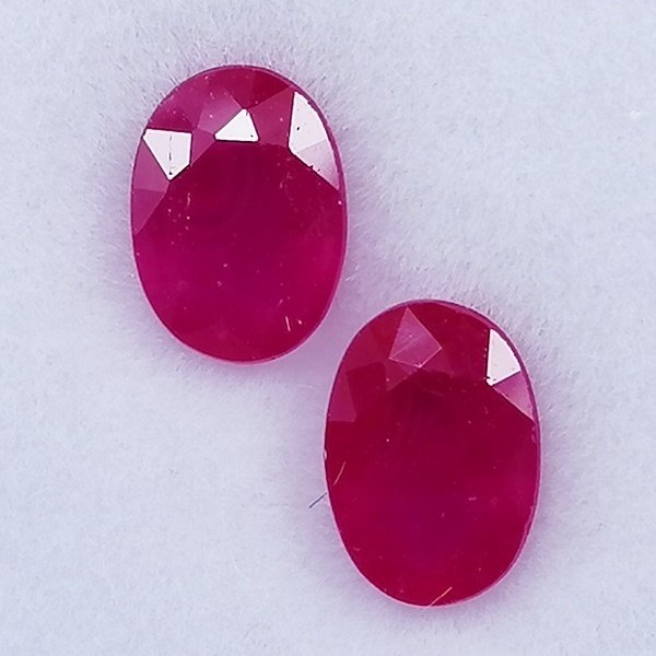 2 pcs  Red Ruby  - 1.50 ct - Instituto Gemólogico Español (IGE) - Minor #1.0