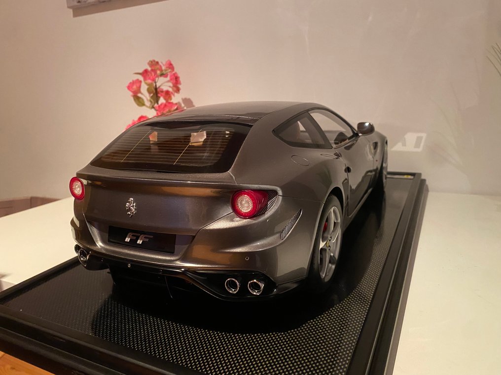 Amalgam 1:8 - Modellino di auto - Ferrari FF - Limitato n. 10 di 199 #2.1