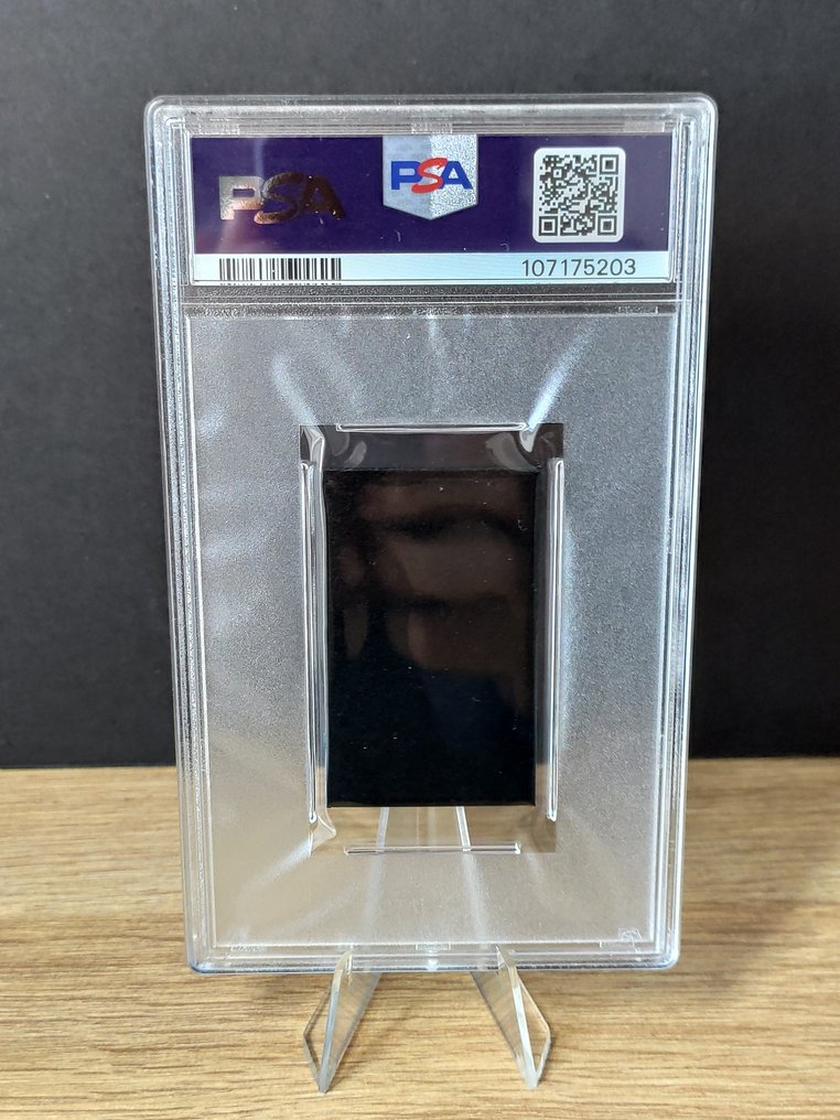 2015 Super Mario Hanafuda - Tanooki Luigi Graded card - PSA 10 #1.0