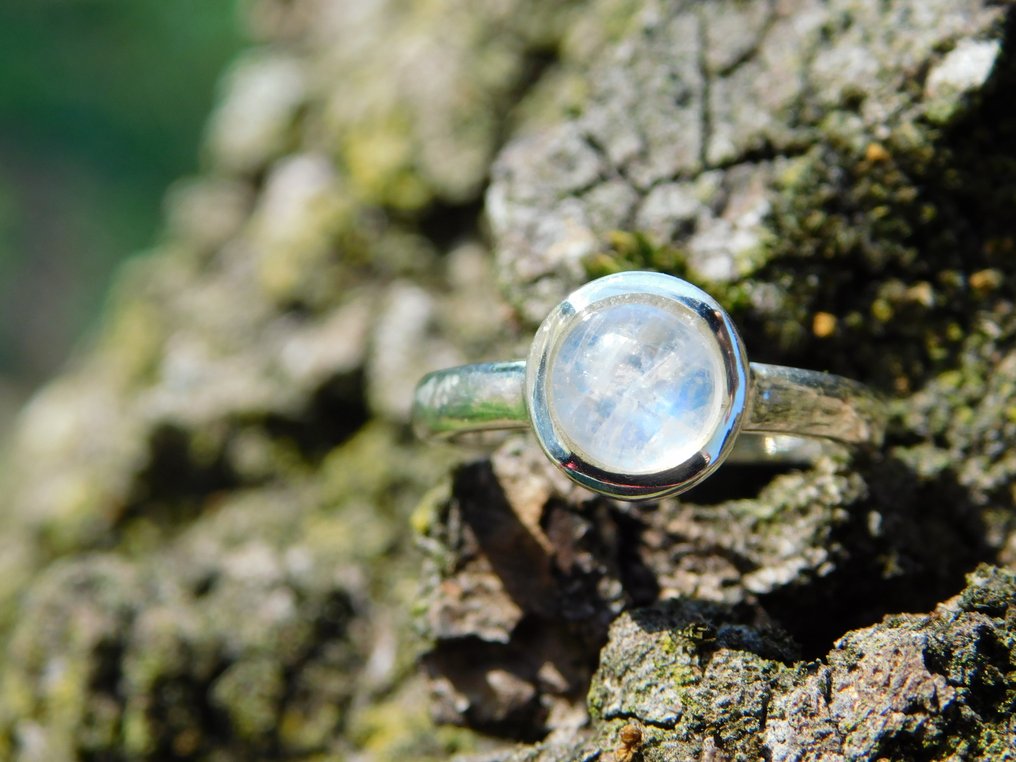 925纯银戒指，配有优质月光石- 3.3 g - (1) #2.1