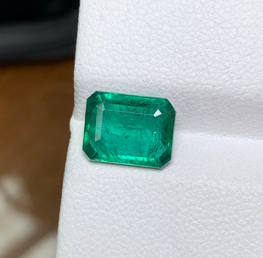 Ingen reservasjonspris - 1 pcs Grønn Smaragd - 2.29 ct - Internasjonal forening for fargede edelstener (ICA GemLab) #3.2