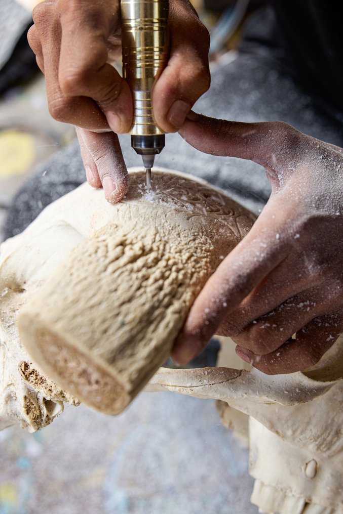 无底价 - C级正品大型黑色雕刻水牛头骨 - Ketimun莲花图案 雕刻頭骨 - Bubalus Bubalis - 74 cm - 76 cm - 18 cm- 非《瀕臨絕種野生動植物國際貿易公約》物種 - (1) #4.3