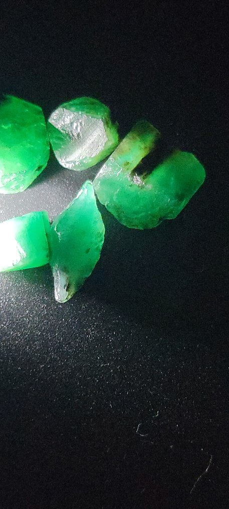 Emerald Rough- 4 g - (5) #1.0