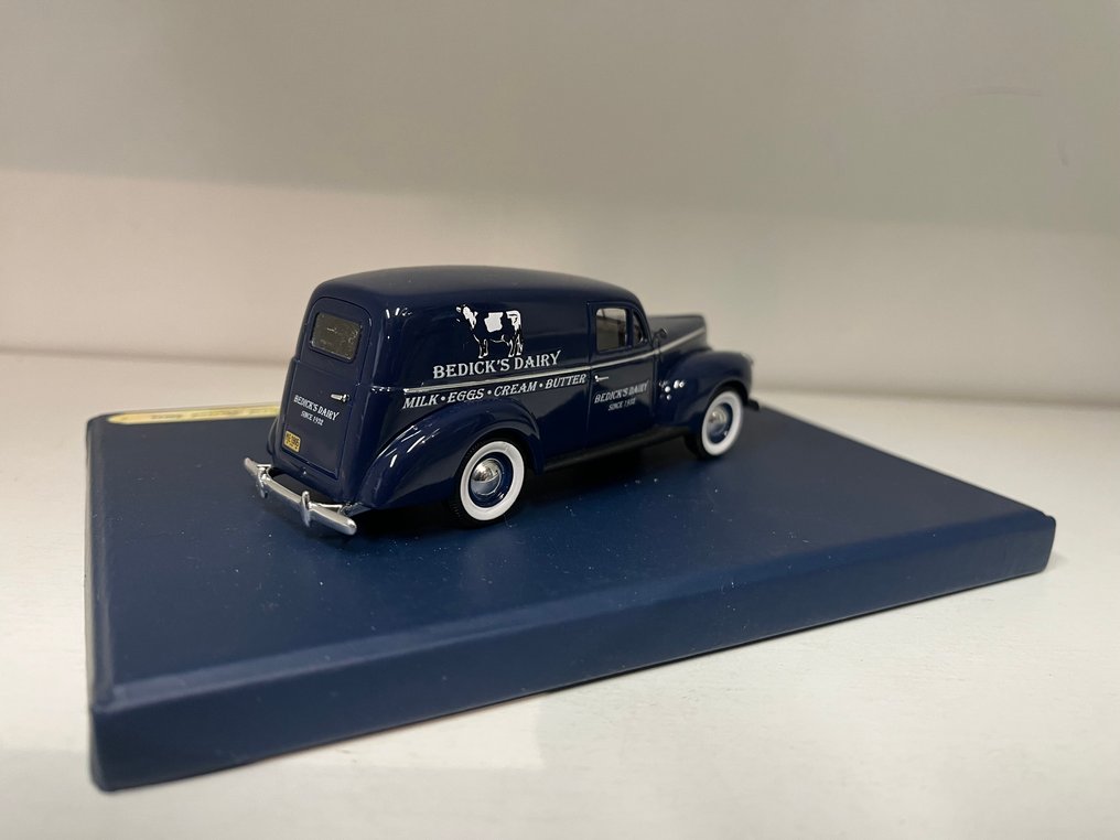 ford genuine parts 1:43 - Pienoismalliauto - Ford panel Van 1940 #3.2