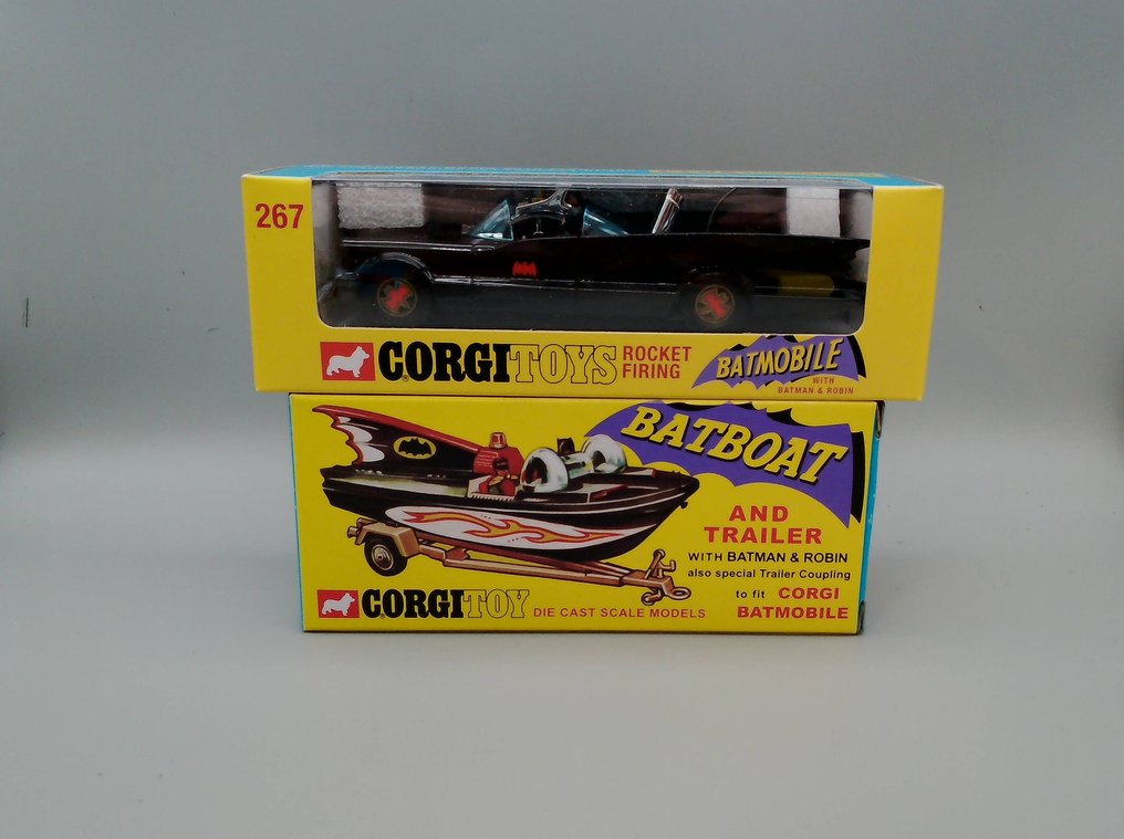 Corgi 1:43 - Modellino di auto  (2) - No 267 & 107 Batboat & Batmobile in Window And Card Boxes - Entrambe le versioni Mint Boxed - Modelli ristampati #1.0