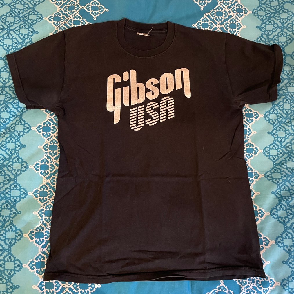 Gibson Acoustic - Set of 7 limited edition concert and festival T-shirts (size M) + Gibson sticker. - 2010 #1.0