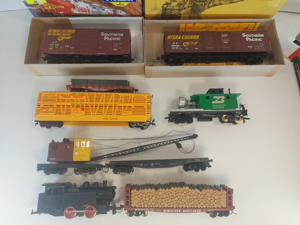 Bachmann, Other H0 - 模型貨運火車組合 (9) - 美国蒸汽调车机和8节货运车厢 #1.0