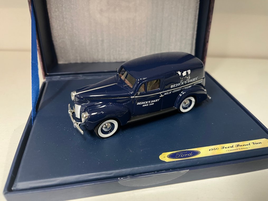 ford genuine parts 1:43 - Pienoismalliauto - Ford panel Van 1940 #1.0