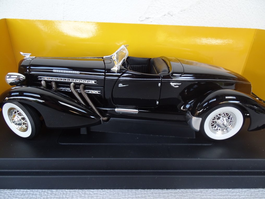 Ertl 1:18 - Model car - Auburn 851 Speedster #2.1