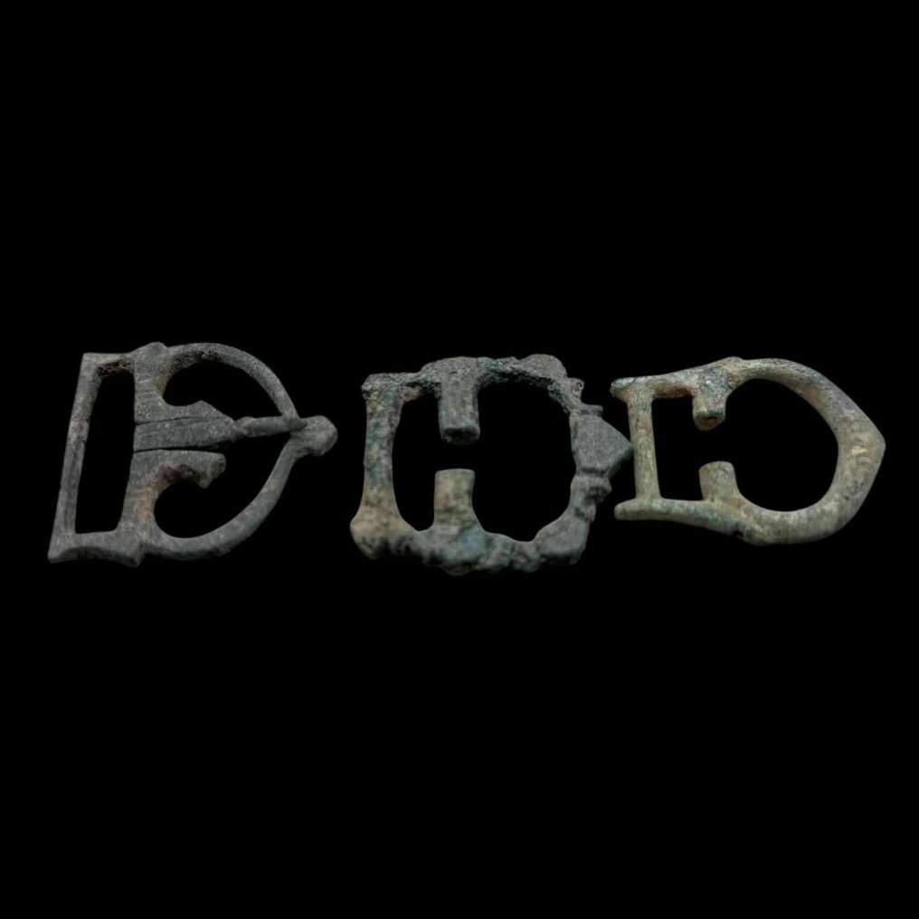 Ancient Roman Bronze Belt buckle, Lot of 3 - 4 cm (No reserve price) #1.0