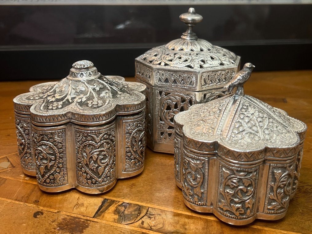 印度银盒,用于猎鹰(猎鹰食物容器) - 銀 - 印度 - 19世纪末至20世纪初 #1.0