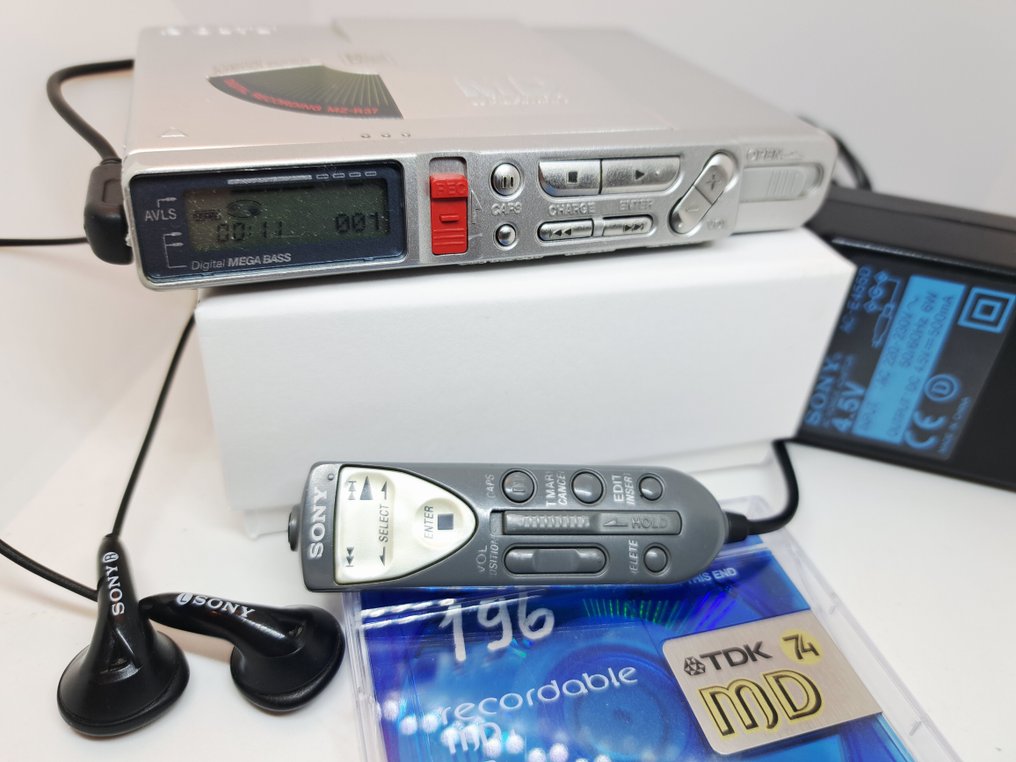 Sony - MD Walkman MD-R37,Made in Japan,Remote control,very rare Portable minidisc player-recorder #1.0