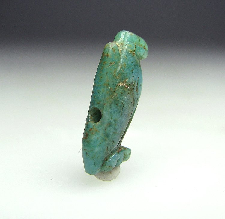 Ancient Egypt, Middle Kingdom Stone Nice and interesting Middle Kingdom Feldspar Falcon - from an old French collection. - 17 mm (No reserve price) #2.1