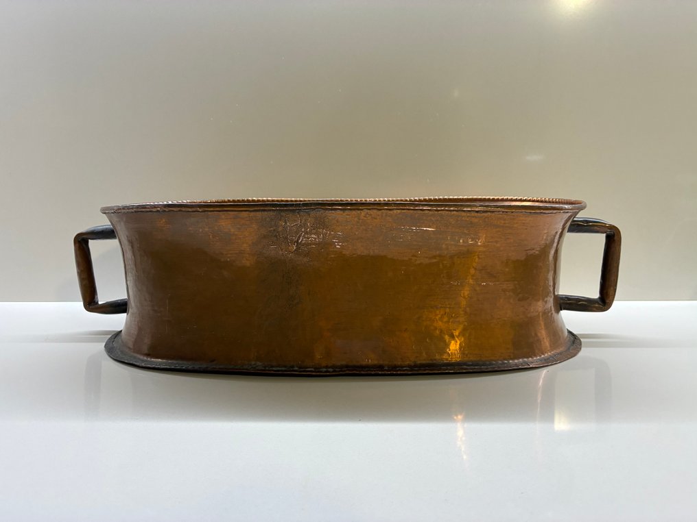 Astia - Kupari - 1910-1920 - Pronssinen säiliö. #3.2