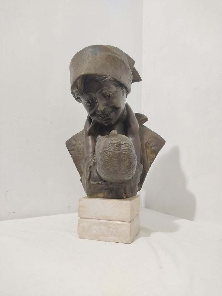 dal modello di Antonio Merente (XIX-XX) - Estatua, L'abbraccio materno - 45 cm - Bronce patinado #1.0