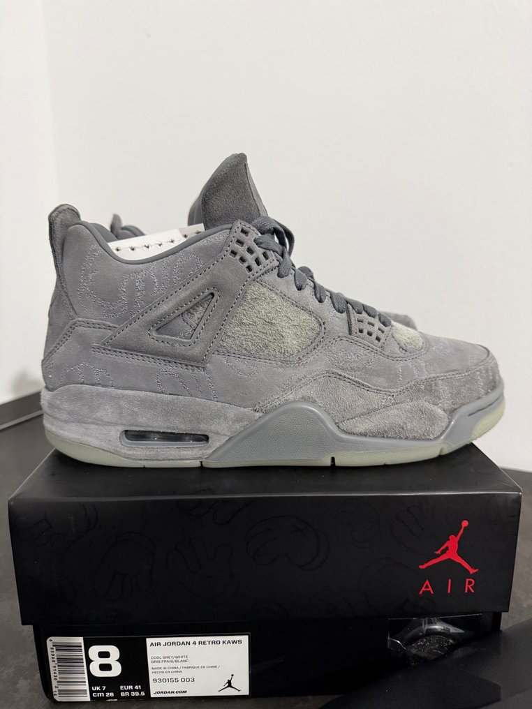 Air Jordan - Air Jordan 4 Retro Kaws Cool Grey - Lenkkarit - Koko: EU 41 - Uudet lapulliset #1.0
