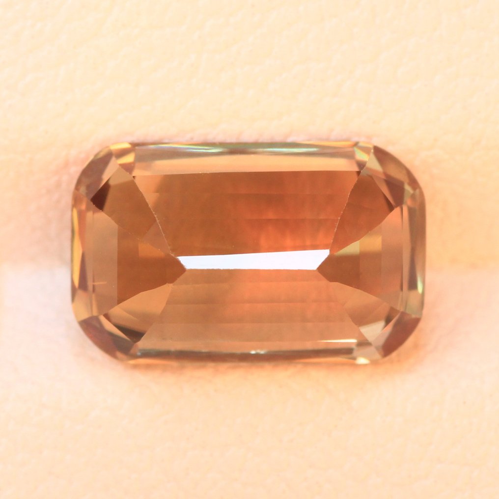 没有保留价 黄色, 绿色, 棕色, 粉色 水硬铝石  - 3.53 ct - 国际宝石研究院（IGI） - 最优变革 Zultanite #2.1