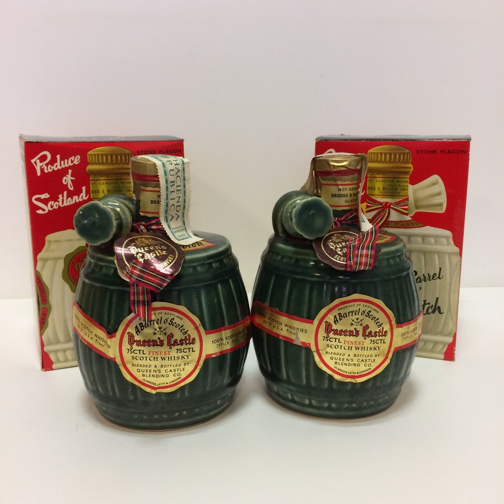 Queen's Castle A Barrel O' Scotch  - b. 1970s - 75cl - 2 bottles #1.0