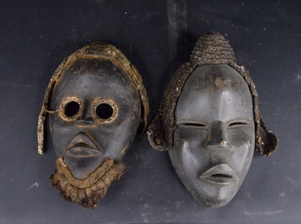 Par af løbe- og dansemasker. - Dan - Elfenbenskysten #1.0