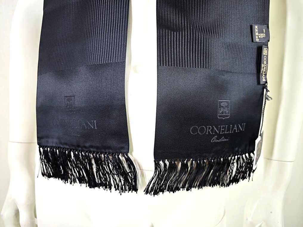 Corneliani - NEW - 100% Silk - Sciarpa #2.1