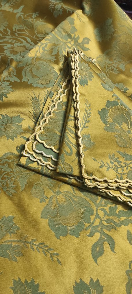 San Leucio floral damask gold fabric. - Tablecloth - 1.67 cm - 1.64 cm - Tablecloth for 6 #2.1