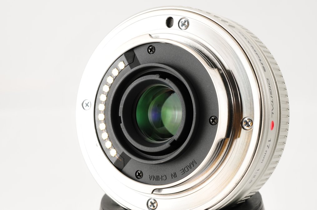 Olympus M.Zuiko Digital 2,8/17mm Silver [#925] Obiettivo per fotocamera #4.3