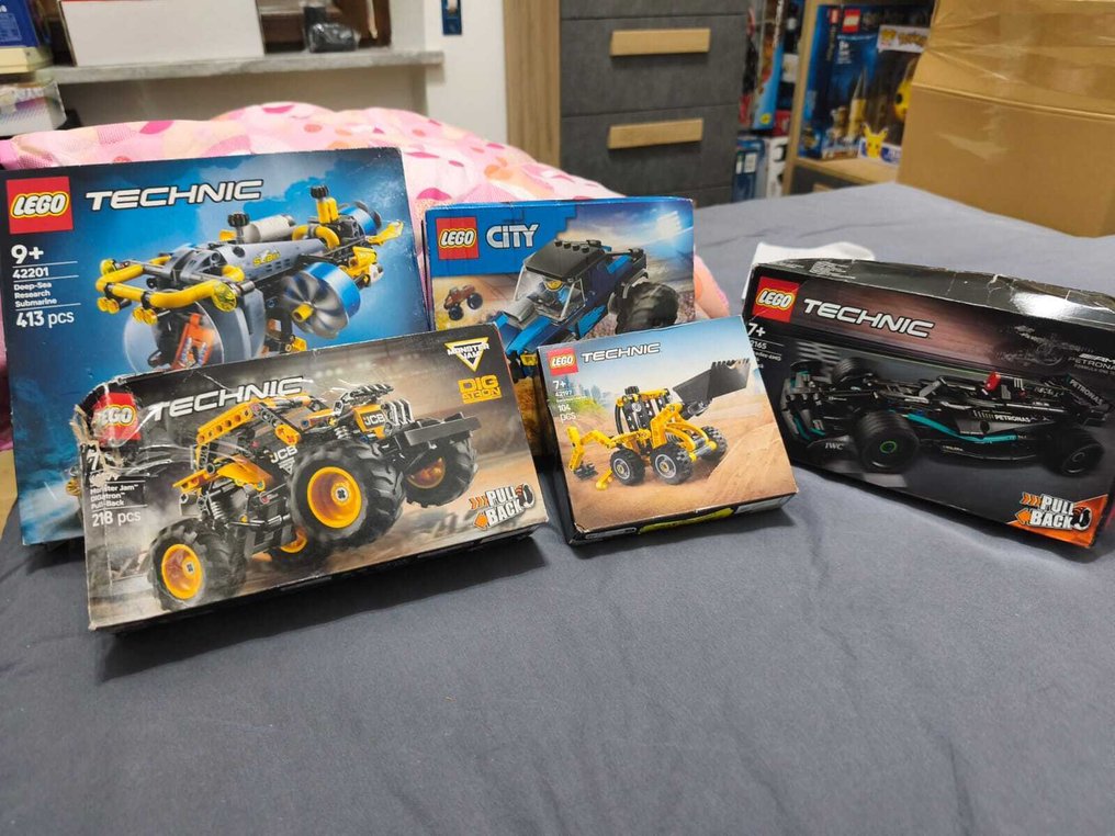 LEGO Set - Technic - Scavatrice, Sottomarino, Mercedes AMG, Monster Jam; Monster Truck #1.0