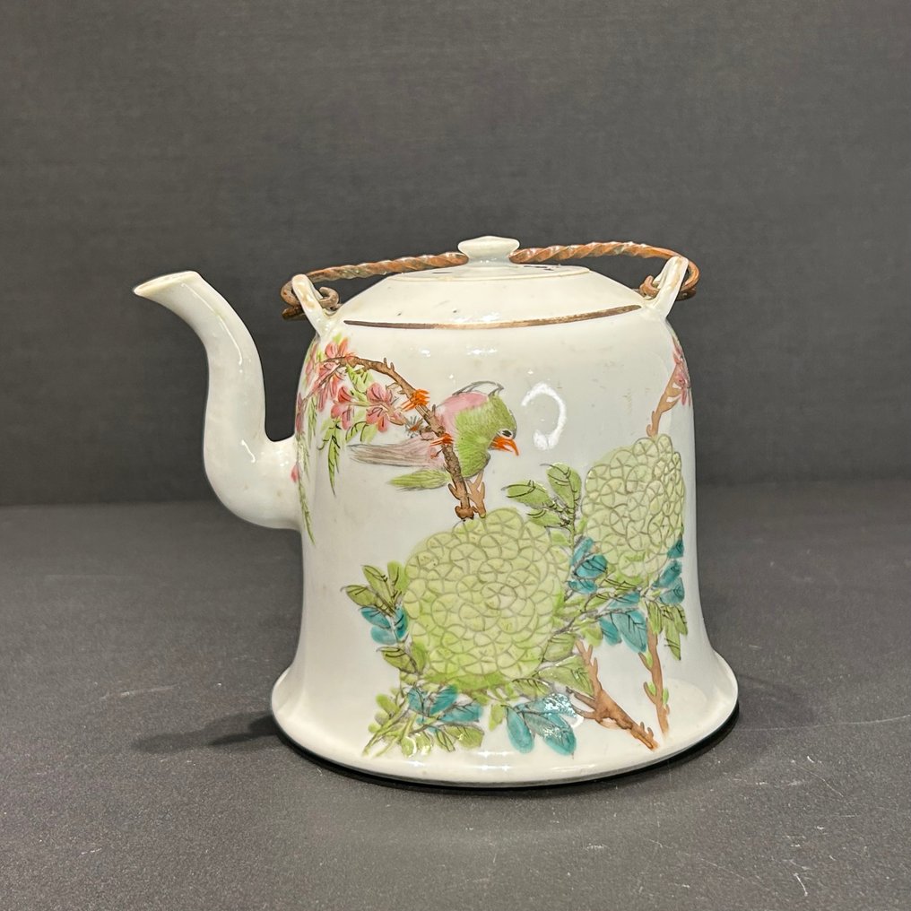 Teapot - Porcelain - Qian Jiang Cai teapot #1.0