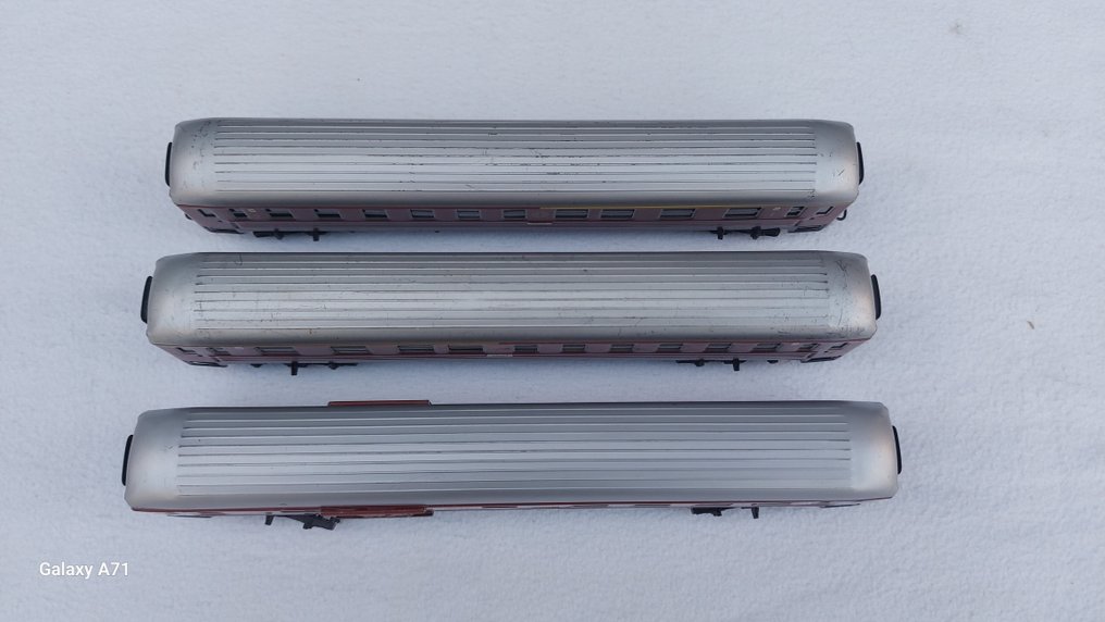 Märklin H0 - 4030/4031 - 模型客運火車 (3) - 两节客车和一节带行李区的客车。 - SJ #1.0